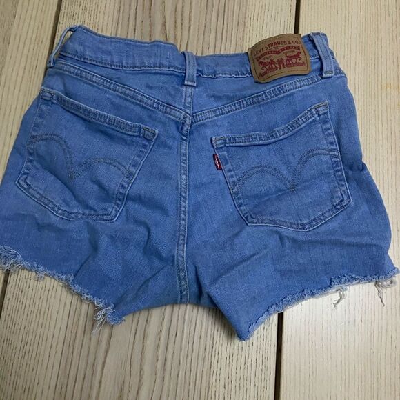 Levi’s High Rise Womens Shorts Size 27 - Picture 3 of 7